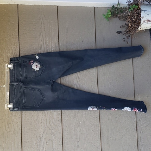 FP Free People DRIFTWOOD Jackie Floral Embroidered Jeans Black Size 26 - Picture 16 of 16